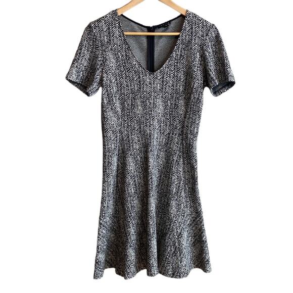 Theory Women's Nikay V short sleeve dress Wool Blend Parcel Fabric 6 - Picture 2 of 13